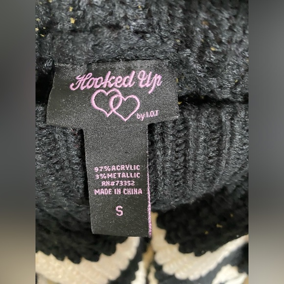 Hooked Up by I.O.T Sweater - Picture 2 of 4